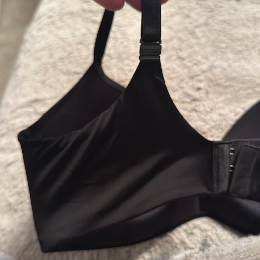 Victoria’s Secret bra with built-in padding, 38 DD - Picture 3 of 7